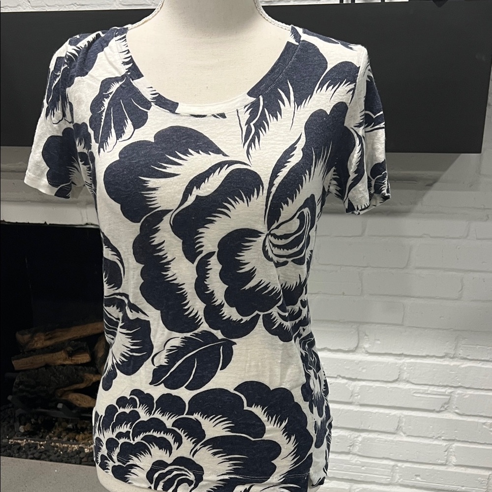 Ann Taylor Navy and White Floral Short Sleeve Tee